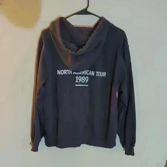 H&M Rolling Stones Graphic Hoodie, size medium, black and white - Picture 5 of 7